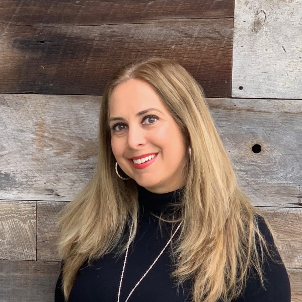 Cheryl Esquer Account Executive Lawyers Title Burbank