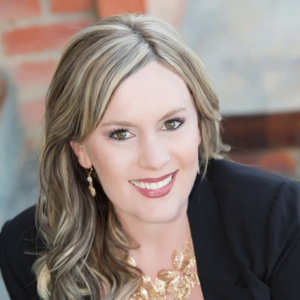 Traci RobertsJones Assoc Broker Jones Team Tucson