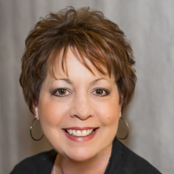 Tina Banks Escrow Officer Fidelity National Title Tucson