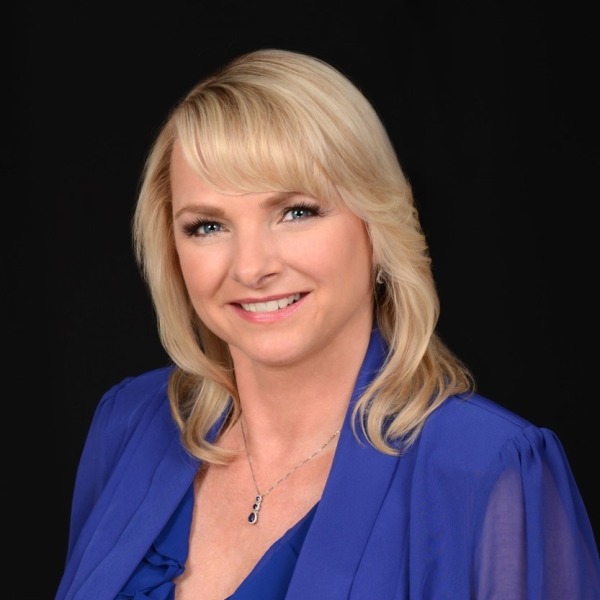 Petra Oliver REALTOR® RE/MAX Integrity