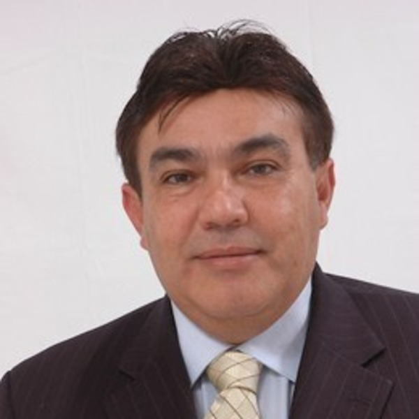 Hugo De Hoyos Realtor Intero Real Estate Burlingame