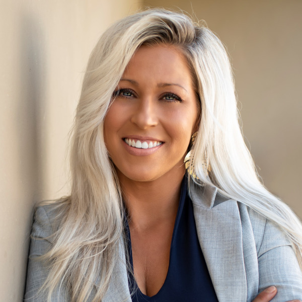 Lindsay Light REALTOR EXIT King Realty Venice