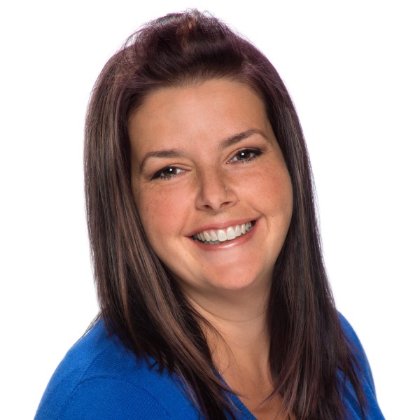 Leslie Zook Sales Executive Ticor Title Yamhill